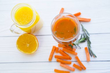 Taze meyve ve sebze smoothie