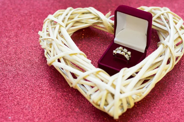 Valentines Konzept mit einem Ring — Stockfoto