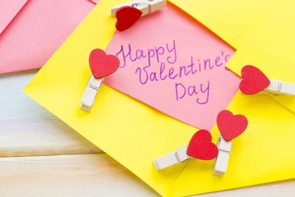 A love note in a yellow envelope — Stock Photo, Image