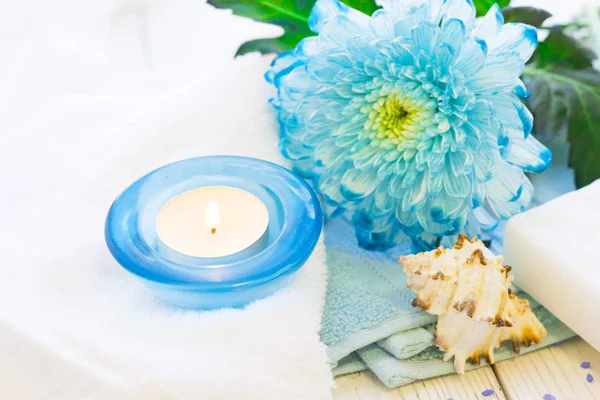 Wellness-Konzept mit blauer Blume — Stockfoto