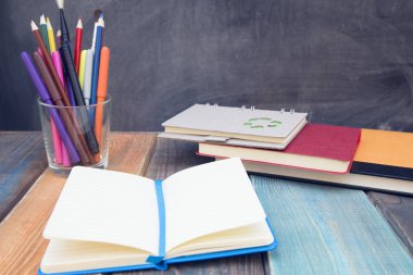 Sayı üzerine siyah yazı tahtası