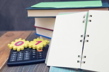 Sayı üzerine siyah yazı tahtası