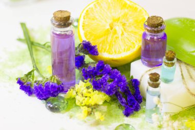 Spa konsept uçucu yağ ve limon ile