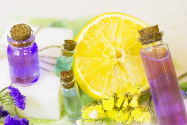 Spa konsept uçucu yağ ve limon ile