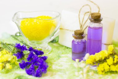 Spa konsept uçucu yağ ve limon ile