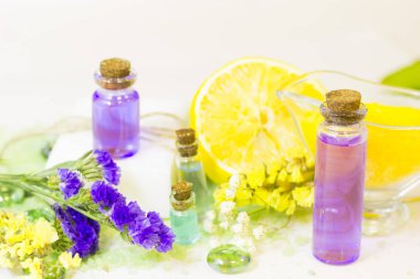 Spa konsept uçucu yağ ve limon ile