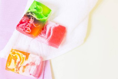 Spa konseptiyle yeşil banyo tuzu