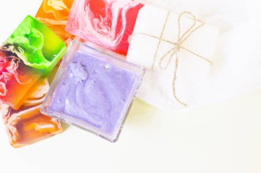 Spa konseptiyle yeşil banyo tuzu