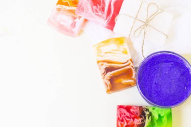 Spa konseptiyle yeşil banyo tuzu