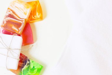 Spa konseptiyle yeşil banyo tuzu