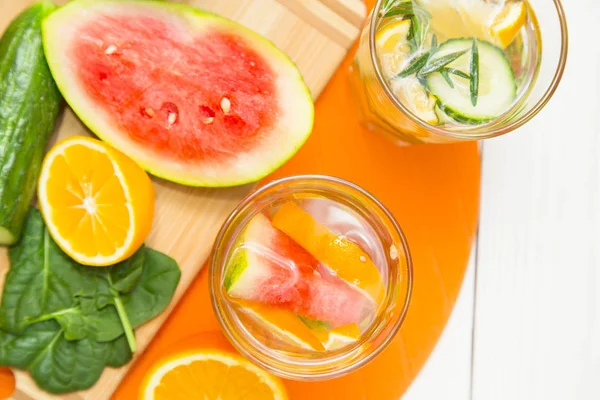 Fresh fruit and vegetable smoothie — Stock Photo, Image