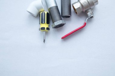 Çeşitli su tesisatçıları araçları