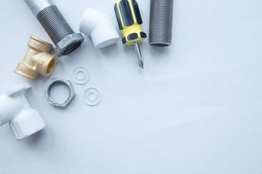Çeşitli su tesisatçıları araçları