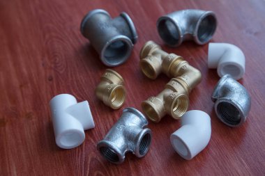 Çeşitli su tesisatçıları araçları