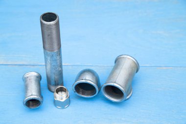 Çeşitli su tesisatçıları araçları