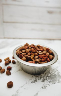 Kase kuru evde beslenen hayvan yiyecek