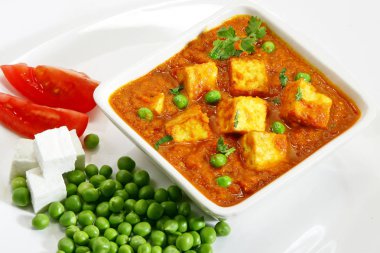 peynir pişmiş kremalı sos içinde Hint yemeği