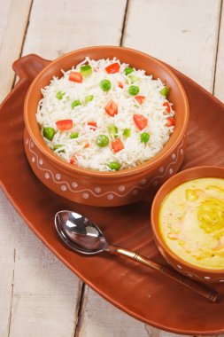 Kadı veya Hint sebze Biryani ile sebze pilavı