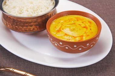 Kadı veya Hint sebze Biryani ile sebze pilavı