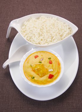 Kadı veya Hint sebze Biryani ile sebze pilavı