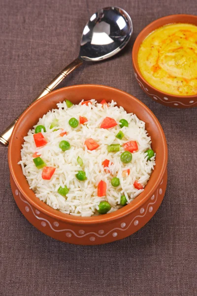 Pilau di verdure con Kadi o Biryani di verdure indiane — Foto Stock