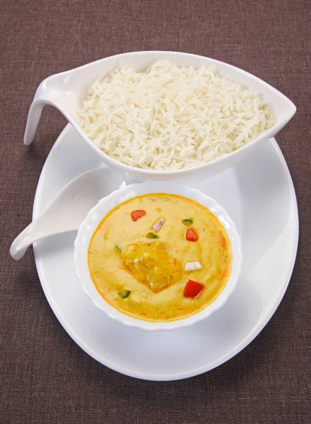 Kadı veya Hint sebze Biryani ile sebze pilavı