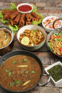 Hint Dal Makhani ile Pulav ya da sebze Pulao ve Chana Masal