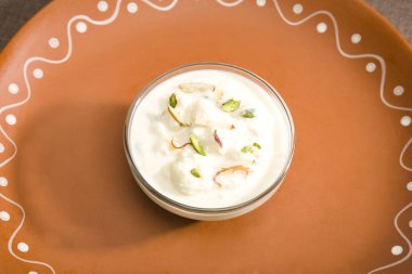 Rabri veya Basundi veya Khurchan veya süt buharlaşmış 