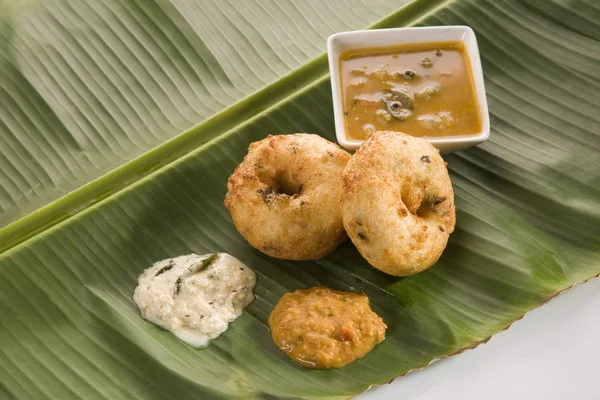 Sambar avec vada au chutney de noix de coco — Photo