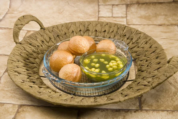 Panipuri or Gol Gappa or Chaat — Stok fotoğraf