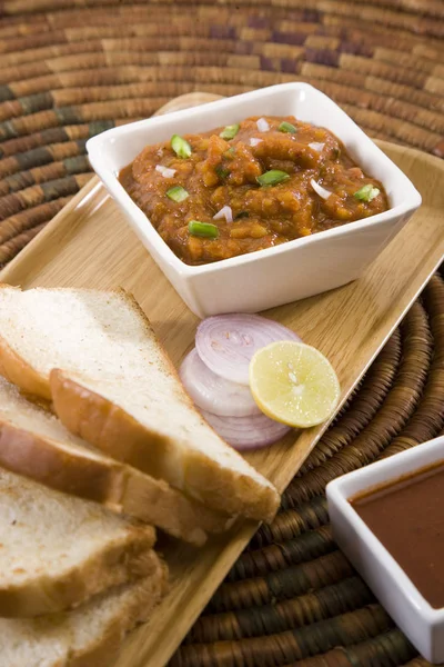 Pao Bhaji veya Pav Bhaji