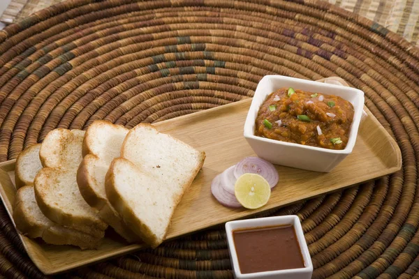 Pao Bhaji veya Pav Bhaji