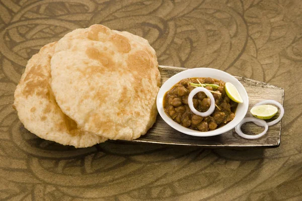 Chana masala puri ile 