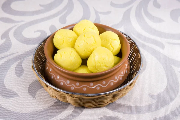 Rajbhog veya Bengalli Rasgulla veya Cham Cham, Hint tatlı