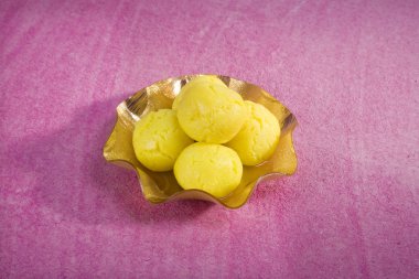 Rajbhog veya Bengalli Rasgulla veya Cham Cham