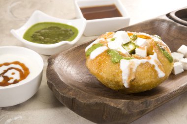 Rajasthani Şahi Raj Kachori