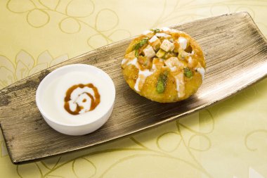 Rajasthani Şahi Raj Kachori