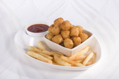 Kızarmış patates Nuggets ve patates kızartması