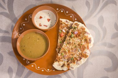 Güneyde Hint yemeği soğan Uthappams