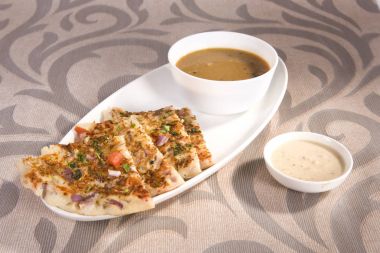 Güneyde Hint yemeği soğan Uthappams