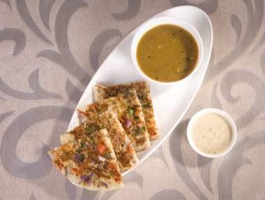 Güneyde Hint yemeği soğan Uthappams