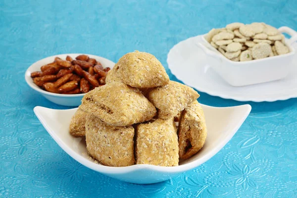 Gruppe von Gajak oder Sesamsamen Jaggery, indisches Essen — Stockfoto