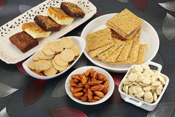 Honny badem susam tohumu Jaggery ile kaplı