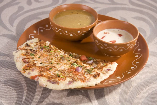 Güneyde Hint yemeği soğan Uthappams