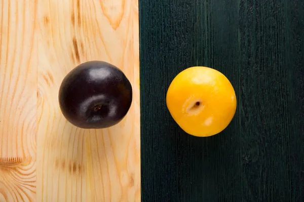 Karanlık bir sarı Erik