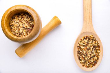 Harç ve baharat kaşıkla