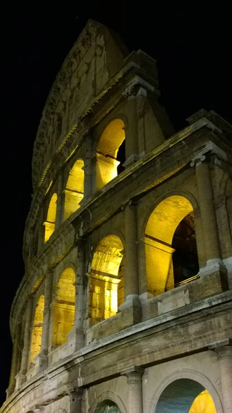 Coliseum im Rome — Stockfoto