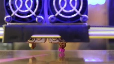 pembe modeli FDM 3d yazdırma sırasında tablodan müstakil hale