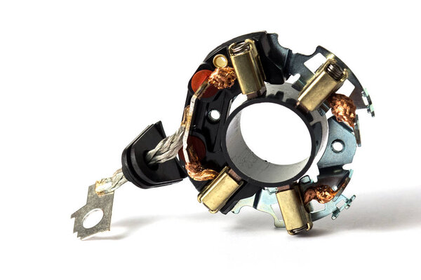 Кисти стартового автомобиля на белом фоне
.