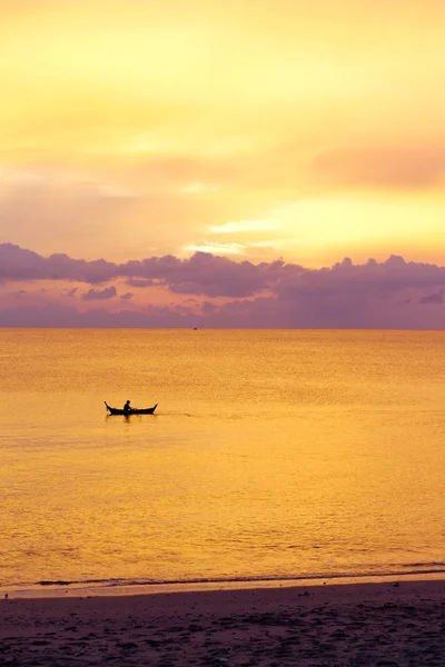 Thailand - Krabi - Sunset at the beach of Ko Lanta — Stock Photo, Image